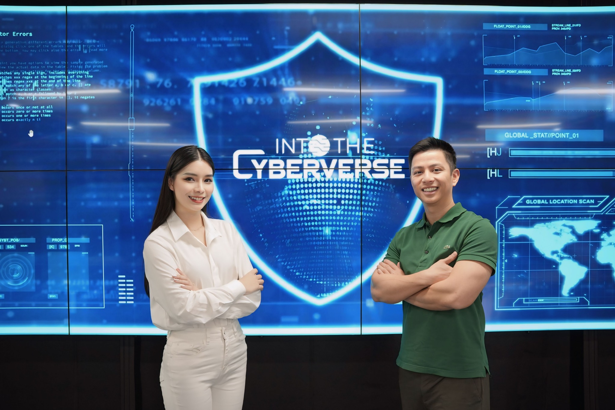 Hiếu PC (Phải) và Host (Trái) của chương trình Into The Cyberverse