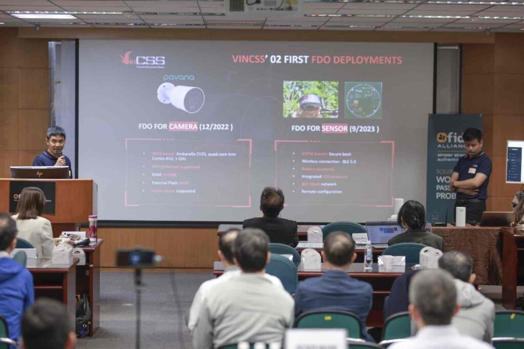 CEO and VinCSS experts are presenting the world's first network deployment solution based on the FDO protocol.