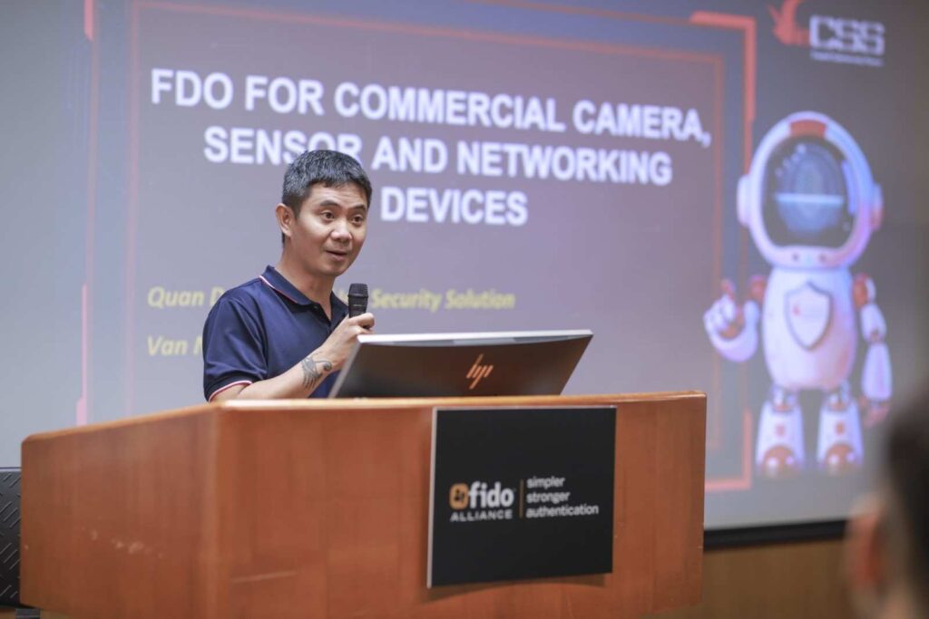CEO and VinCSS experts are presenting the world's first network deployment solution based on the FDO protocol.